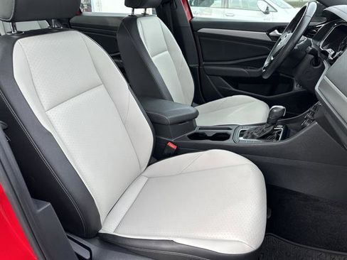 Certified 2020 Volkswagen Jetta R-Line image 18