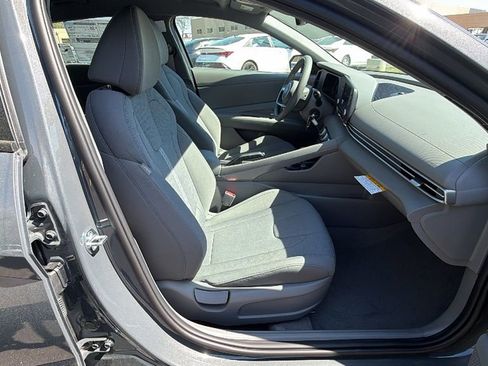 New 2026 Hyundai Elantra SE image 13
