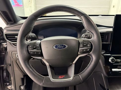Used 2023 Ford Explorer ST w/ Equipment Group 401A AWD/4WD image 11
