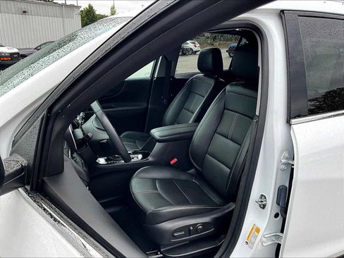 Used 2022 Chevrolet Equinox Premier image 10