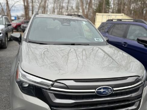Used 2025 Subaru Forester Limited AWD/4WD image 3
