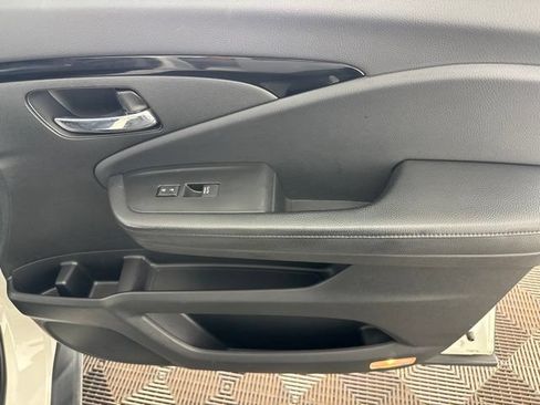 Used 2017 Honda Pilot Elite image 25