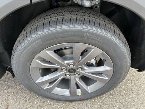 New 2026 Ford Explorer Active w/ Active Comfort Package image 13