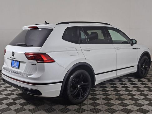 Used 2024 Volkswagen Tiguan SE R-Line image 10