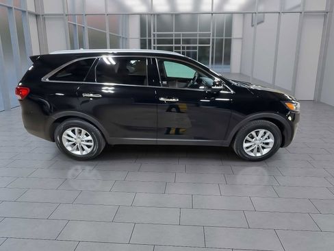 Used 2018 Kia Sorento LX w/ LX V6 Convenience Package image 9