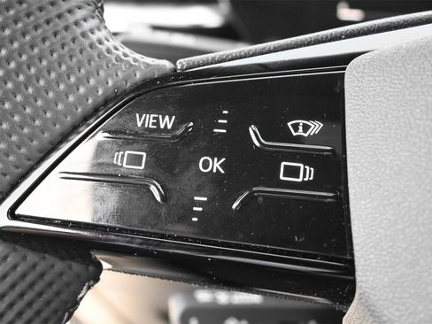 Used 2025 Audi SQ5 Premium Plus w/ Premium Plus Package image 6