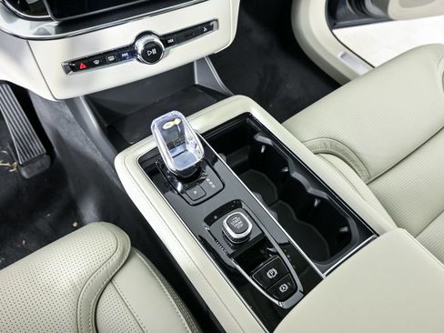 New 2026 Volvo XC90 B6 Ultra w/ Protection Package AWD/4WD image 17