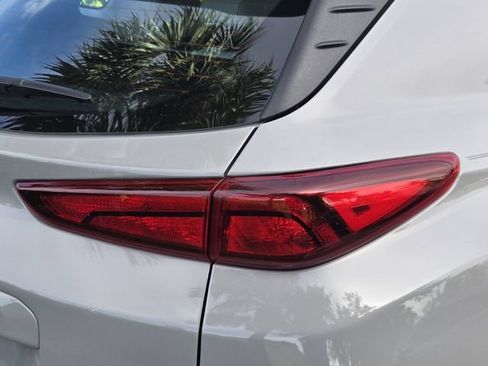 Used 2023 Hyundai Kona SE FWD image 9