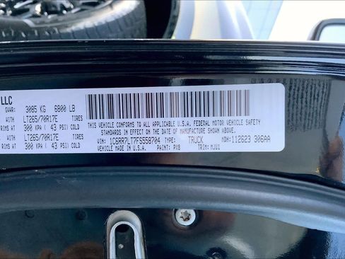 Used 2015 RAM 1500 Outdoorsman image 30