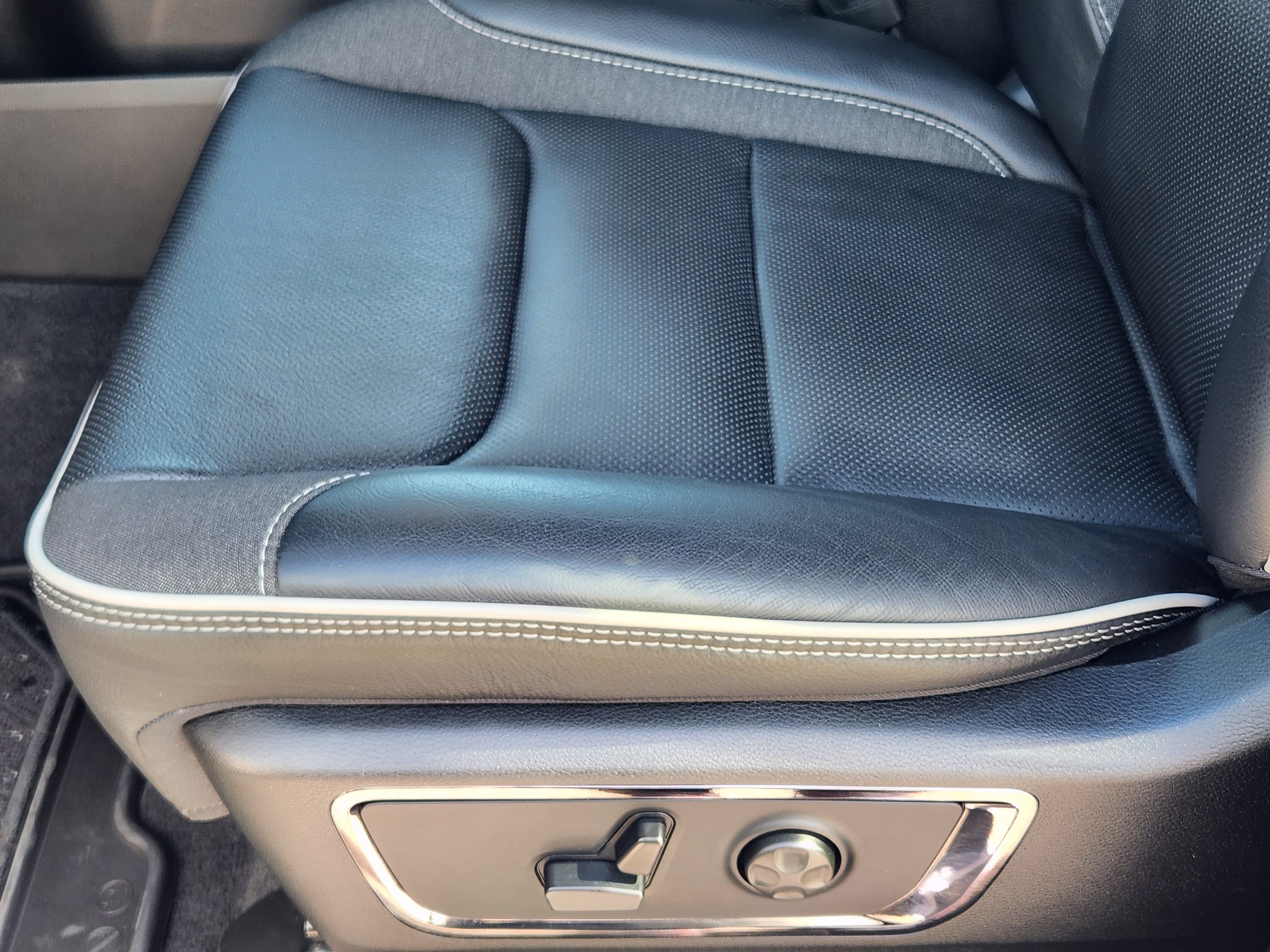 Used 2025 RAM 1500 Limited AWD/4WD image 19