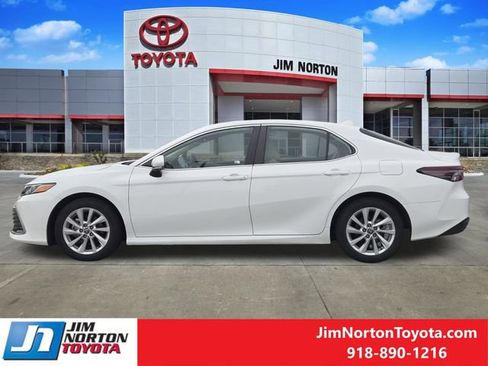 Used 2024 Toyota Camry LE w/ Convenience Package FWD image 5