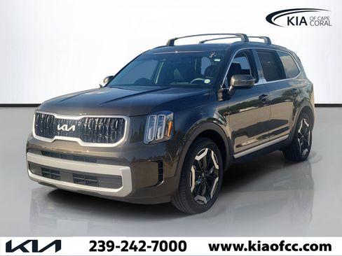 Used 2025 Kia Telluride EX FWD image 3