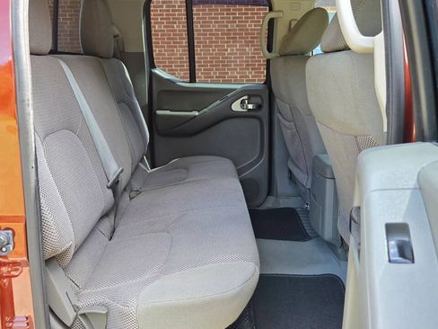 Used 2016 Nissan Frontier SV RWD image 14