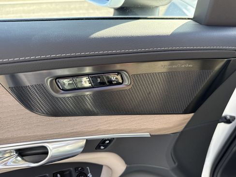 New 2026 Volvo XC90 B6 Plus image 12