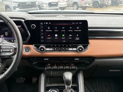 Used 2023 GMC Canyon AT4 image 23