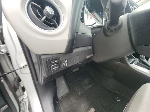 Used 2017 Toyota Corolla LE FWD image 27