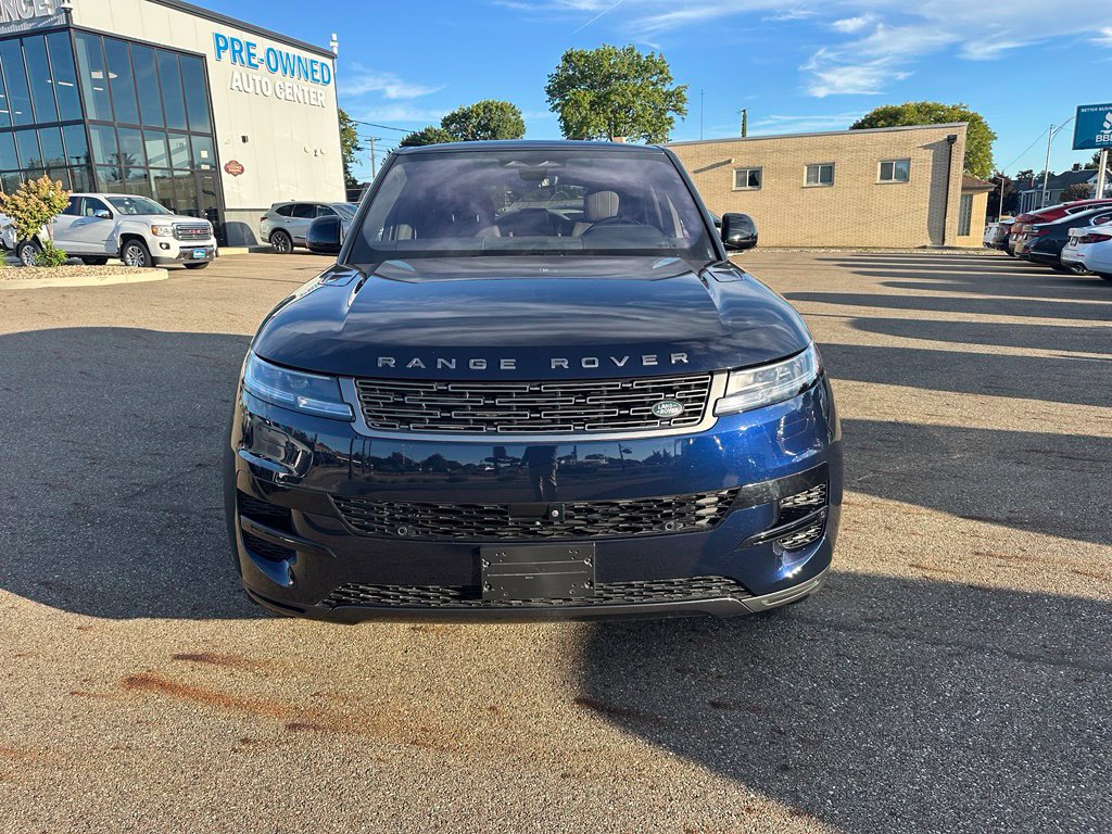Used 2023 Land Rover Range Rover Sport SE AWD/4WD image 2