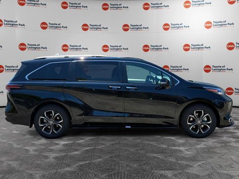 New 2026 Toyota Sienna Platinum AWD/4WD image 8