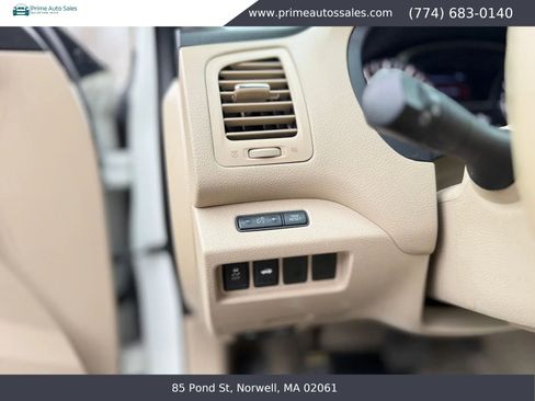 Used 2014 Nissan Altima 2.5 SV w/ Convenience Package image 12