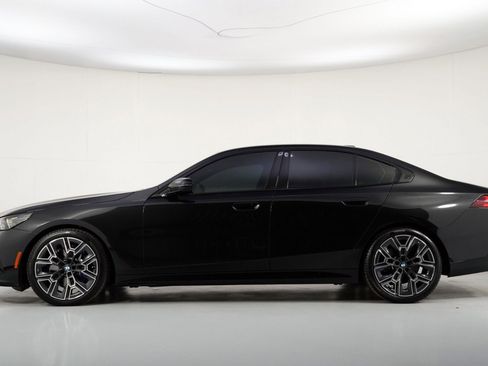 Used 2026 BMW 530i w/ M Sport Package image 9