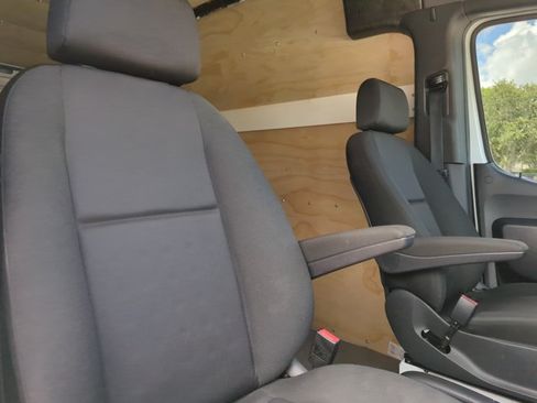 Used 2023 Mercedes-Benz Sprinter 2500 image 24
