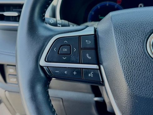 Used 2024 Toyota Highlander Platinum AWD/4WD image 24