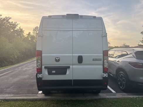 Used 2023 RAM ProMaster 2500 image 3