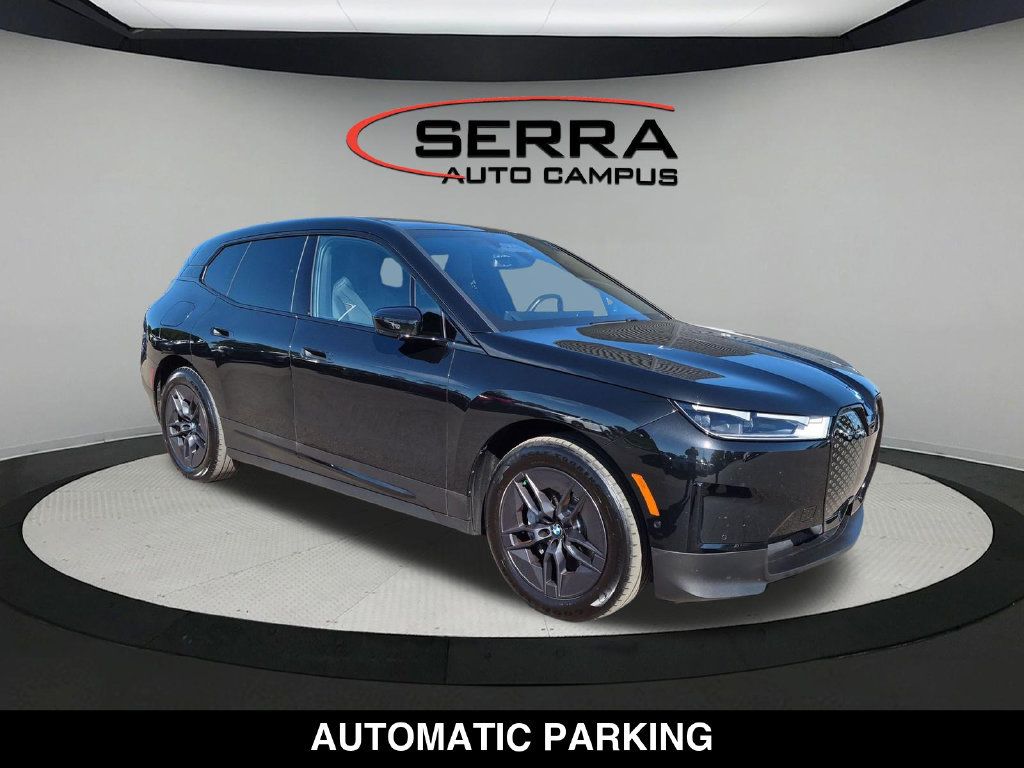 Used 2024 BMW iX xDrive50 w/ Premium Package AWD/4WD image 16