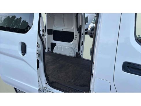 Used 2016 Nissan NV200 SV w/ Exterior Appearance Package image 10