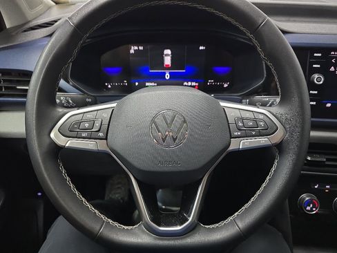 Used 2023 Volkswagen Taos SE w/ Panoramic Sunroof Package AWD/4WD image 19