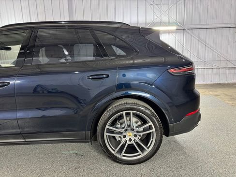 Used 2022 Porsche Cayenne S image 14