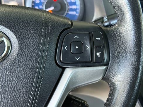 Used 2015 Toyota Sienna XLE w/ XLE Navigation Package image 25