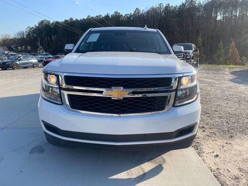 Used 2019 Chevrolet Suburban LT image 3