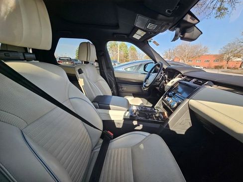Used 2020 Land Rover Discovery HSE Luxury image 8