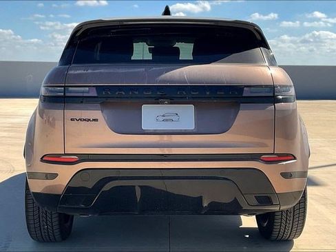 New 2025 Land Rover Range Rover Evoque Dynamic SE image 4