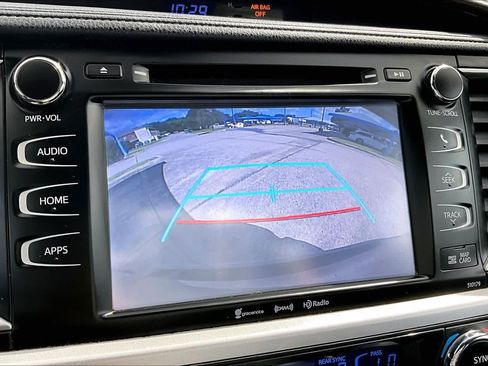 Used 2017 Toyota Highlander XLE AWD/4WD image 26