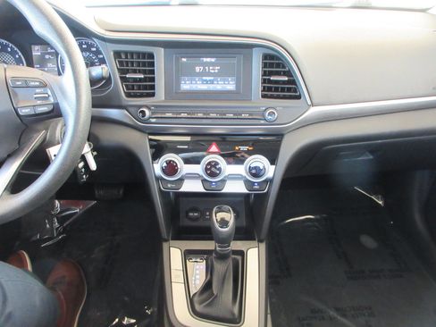 Used 2019 Hyundai Elantra SE w/ Cargo Package FWD image 33