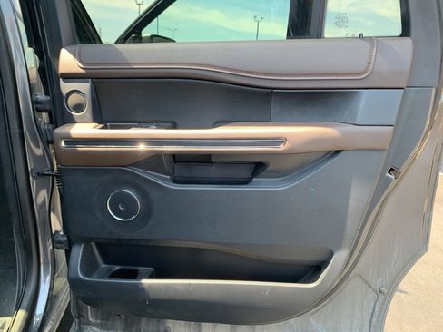 Used 2020 Ford Expedition Max King Ranch w/ Cargo Package AWD/4WD image 39