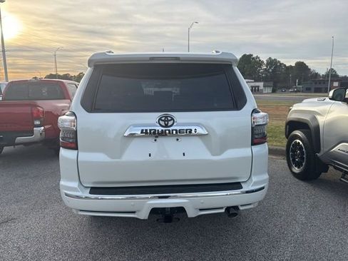 Used 2022 Toyota 4Runner Limited image 11