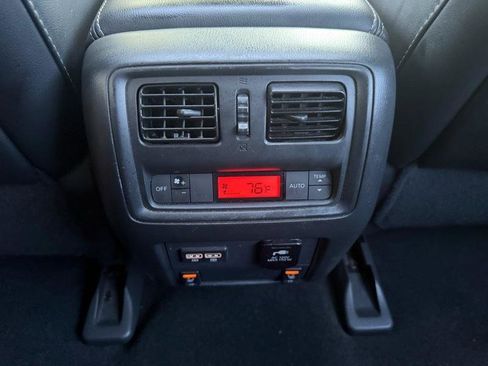 Used 2017 Nissan Pathfinder Platinum image 32