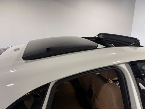 Used 2021 Porsche Macan S AWD/4WD image 13