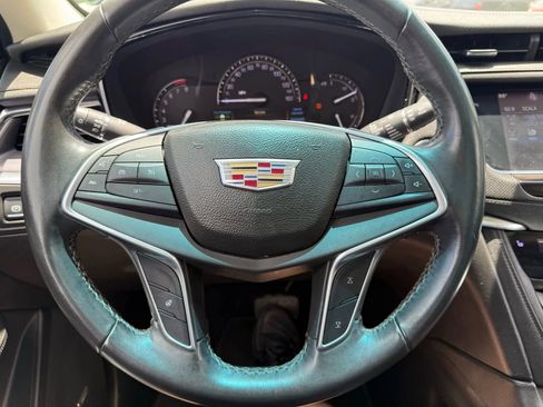 Used 2017 Cadillac XT5 Luxury image 23