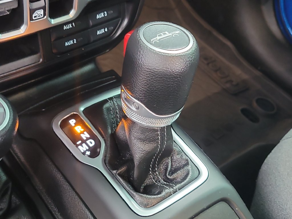 Used 2025 Jeep Gladiator Sport AWD/4WD image 25