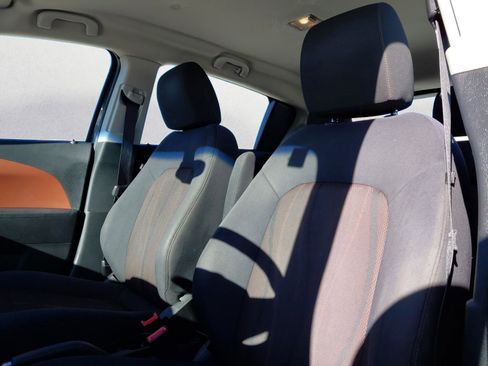 Used 2014 Chevrolet Sonic LT image 8