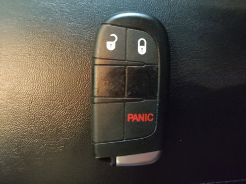 Used 2021 Jeep Cherokee Latitude Plus FWD image 32