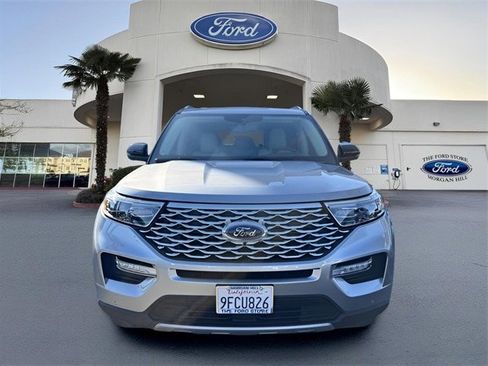 Certified 2022 Ford Explorer Platinum w/ Equipment Group 601A image 3