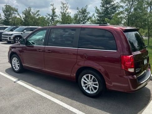 Used 2019 Dodge Grand Caravan SXT FWD image 3