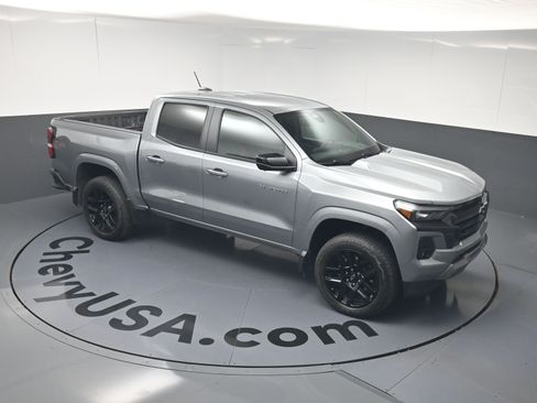 Used 2024 Chevrolet Colorado Z71 w/ Z71 Convenience Package 2 AWD/4WD image 32