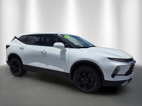 Used 2023 Chevrolet Blazer LT FWD image 2