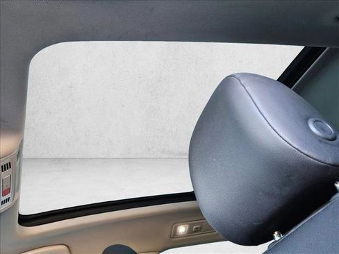 Used 2018 Volkswagen Golf SE image 15